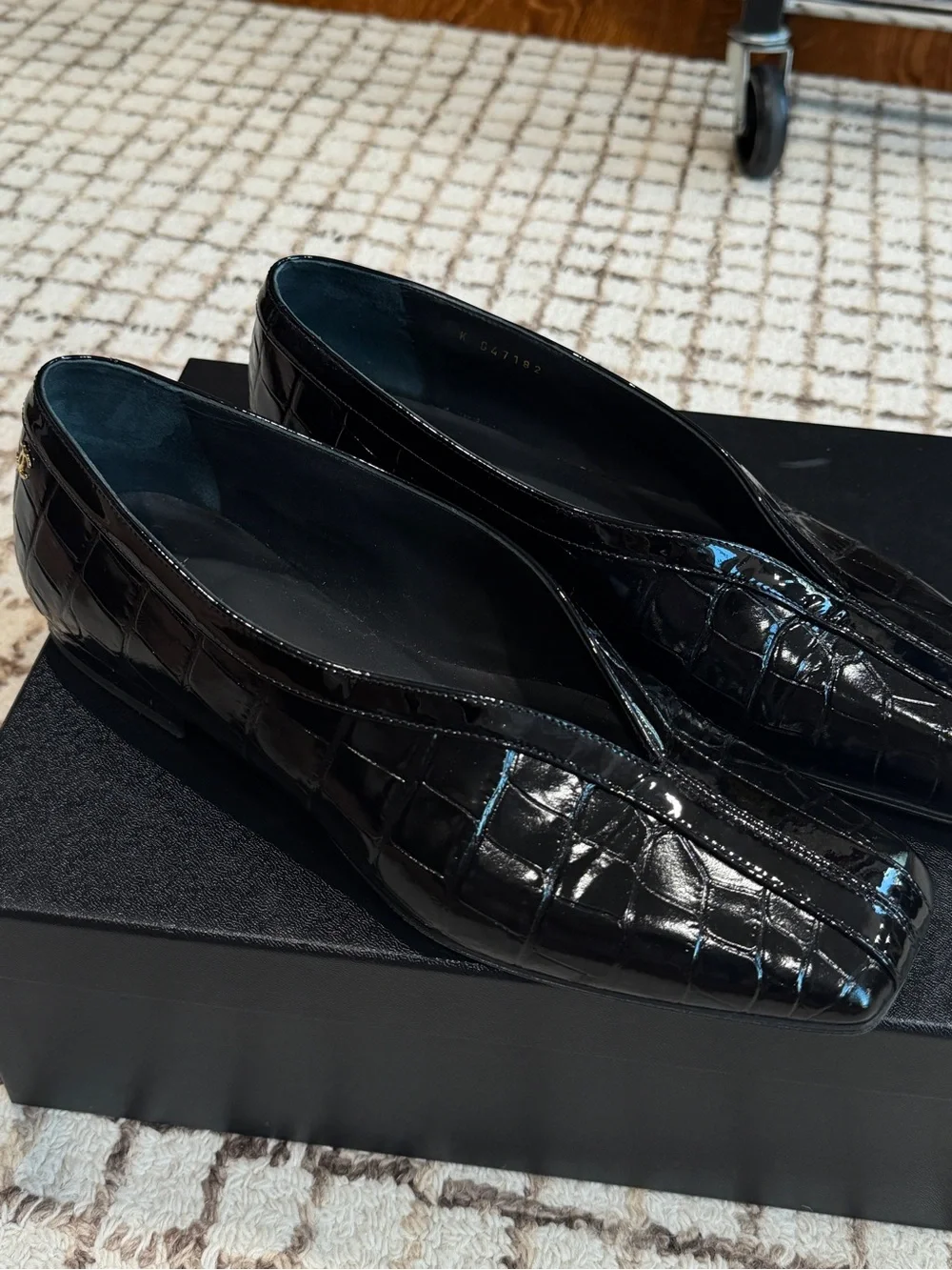 CHANEL Black Patent Croc-Embossed Square-Toe Loafers SZ 40